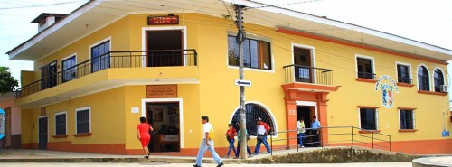 1378858_437200949780481_1845379686358826478_n